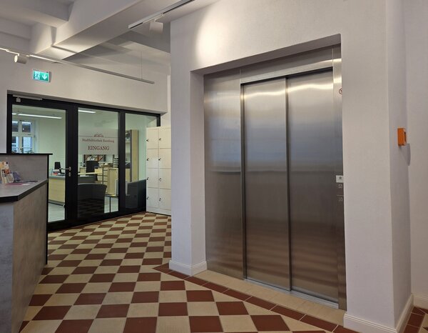 Bild vergr&ouml;&szlig;ern: Eingang Museum